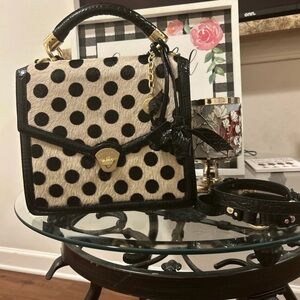 🖤🖤Brahmin Olivia W/Roses🖤🖤